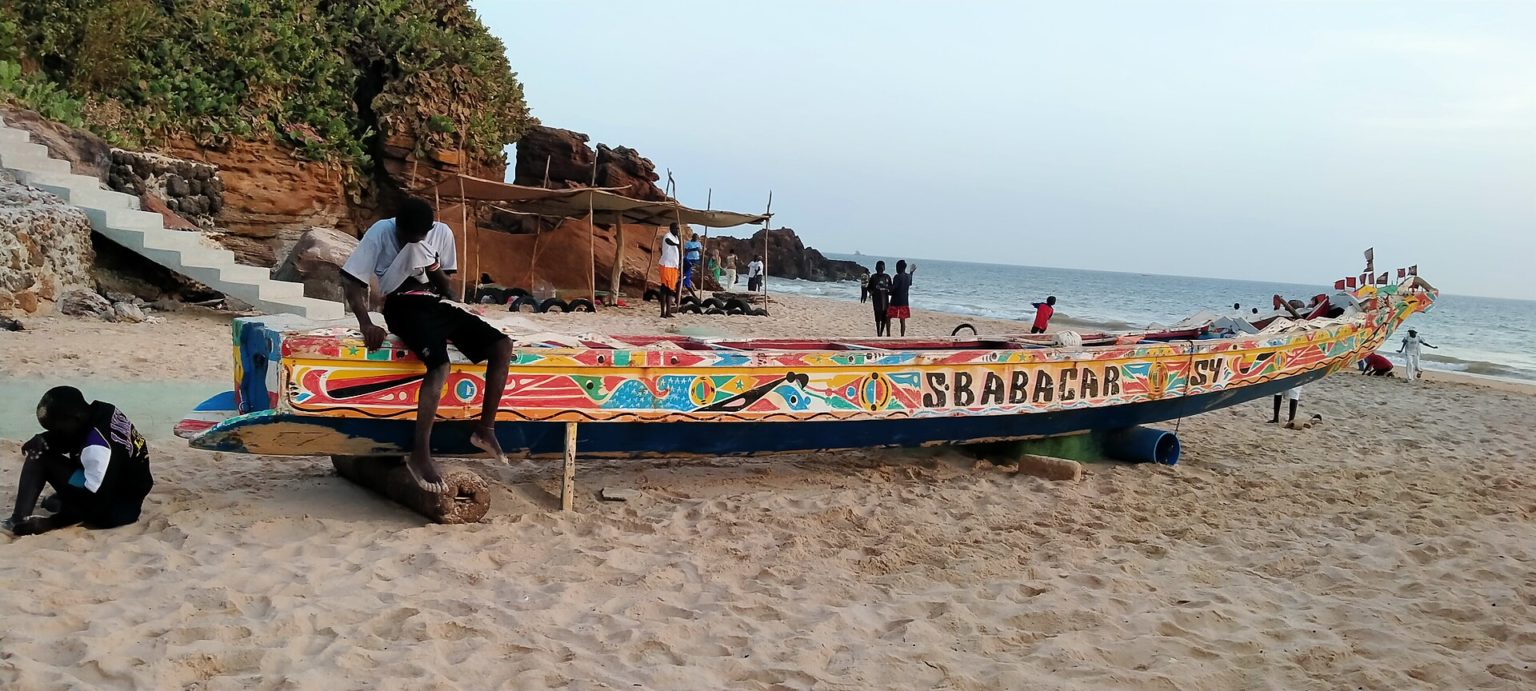 Pirogue — Saly