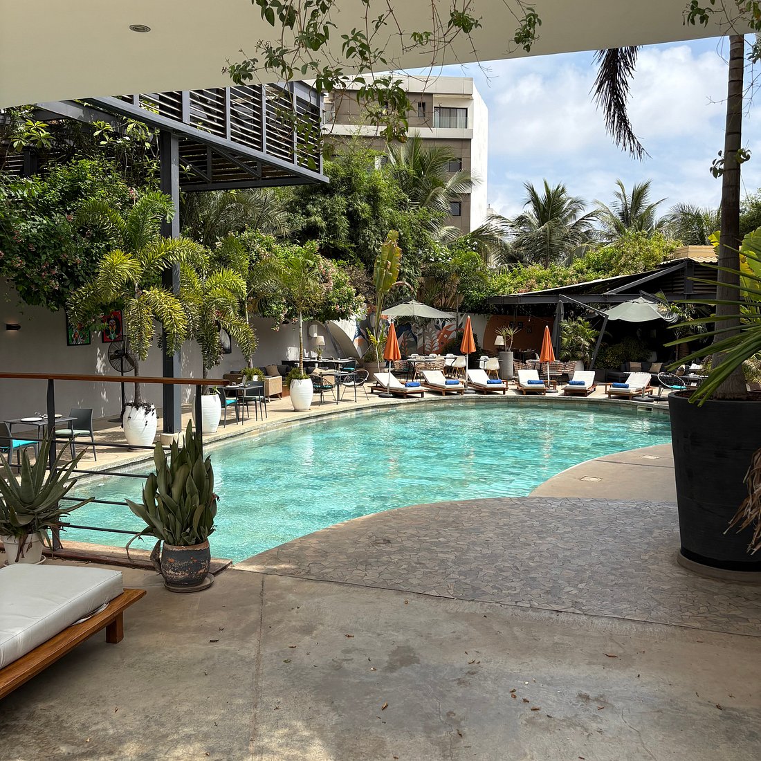 Boma Hôtel — Beach club & piscine · Dakar Agency