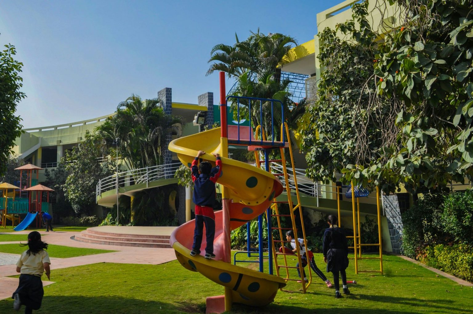 ESCIL Jeux · Dakar Agency