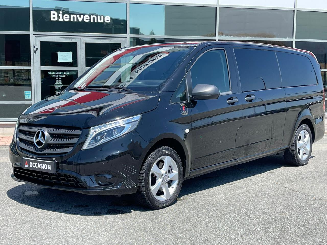 Van Mercedes Vito noir